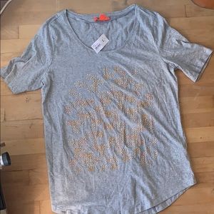 T shirt with multitone metallic accents